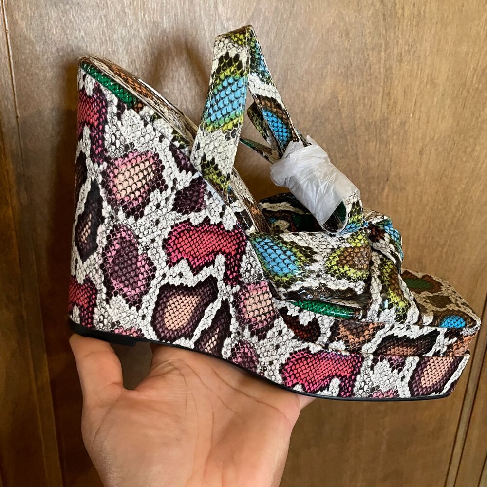 FIRM. NIB Azalea Wang Charmander Snake Wedge, Women's SIZE 10